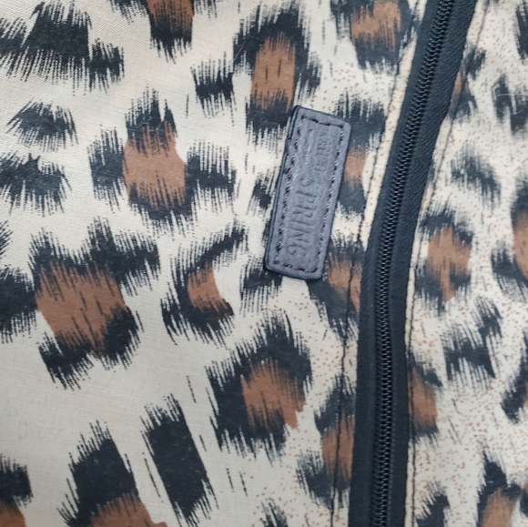 Call it Spring foldover tote/crossbody/shoulder - Picture 11 of 16